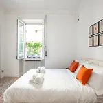 Spacious Near The Centre,sleeps 6 Lecco