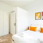 Apartamento Spacious Near The Centre,sleeps 6 Lecco