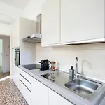 Spacious Near The Centre,sleeps 6 * Lecco