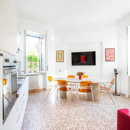 Apartment Spacious Near The Centre,sleeps 6