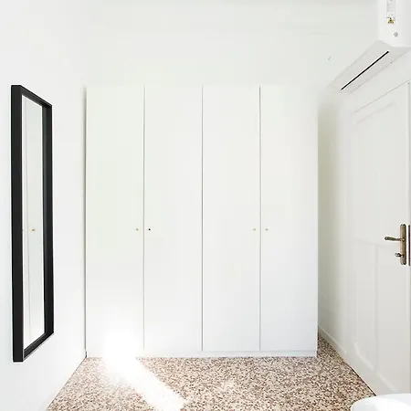 Spacious Near The Centre,sleeps 6 公寓 莱科