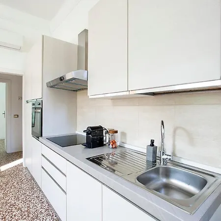 Spacious Near The Centre,sleeps 6 * Lecco