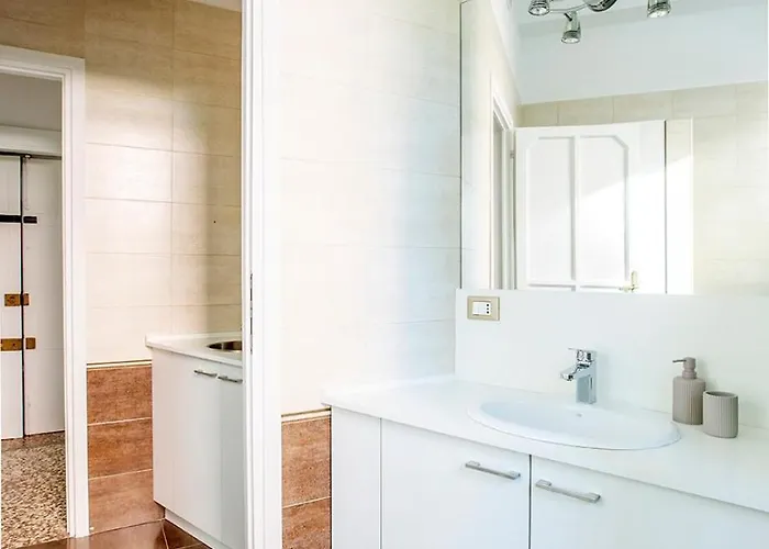 Spacious Near The Centre,sleeps 6 Apartment Lecco