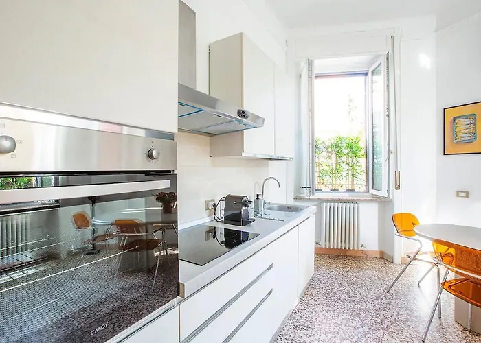 Appartement Spacious Near The Centre,sleeps 6 Lecco