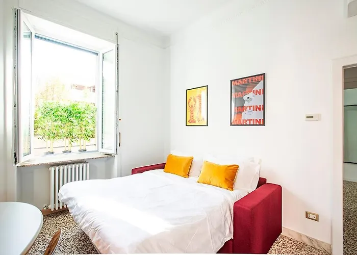 Spacious Near The Centre,sleeps 6 公寓 *