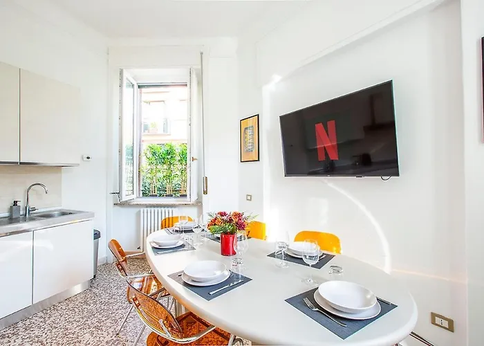 Appartement Spacious Near The Centre,sleeps 6 Lecco